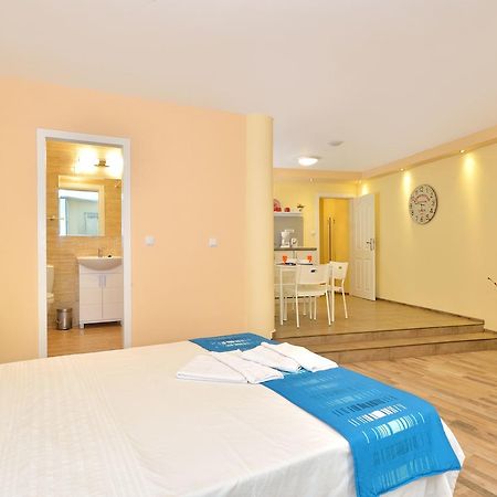 Central studio #2 Burgas Esterno foto